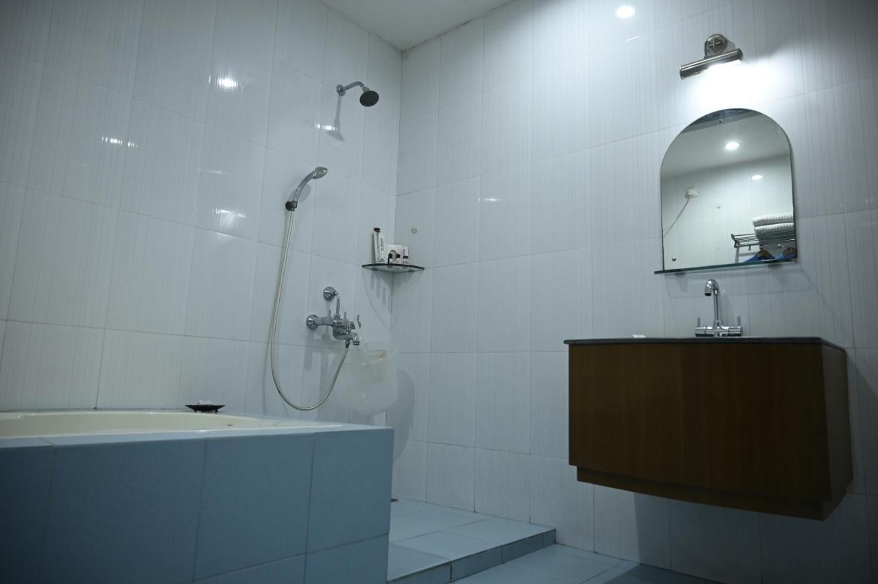 Hotel Dooars Mountain Alipur Duar Buitenkant foto